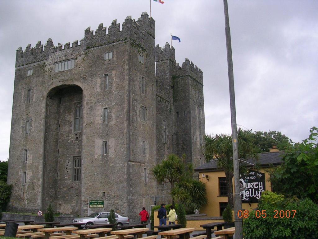 Bunratty Arms B&B Ngoại thất bức ảnh